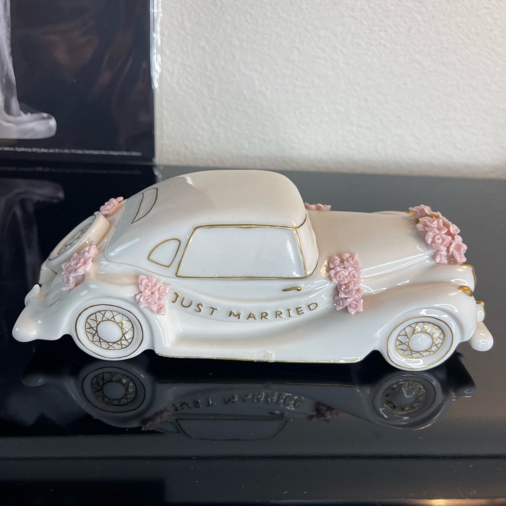 princess house car keep sake car or cake topper forcelain. Preloved. - Picture 8 of 9